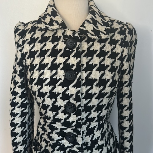 Tailored coat - Picture 2 of 5